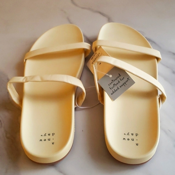 A New Day™ Nadine Skinny Strap Sandals – Yellow Size 9.5 - Picture 3 of 7